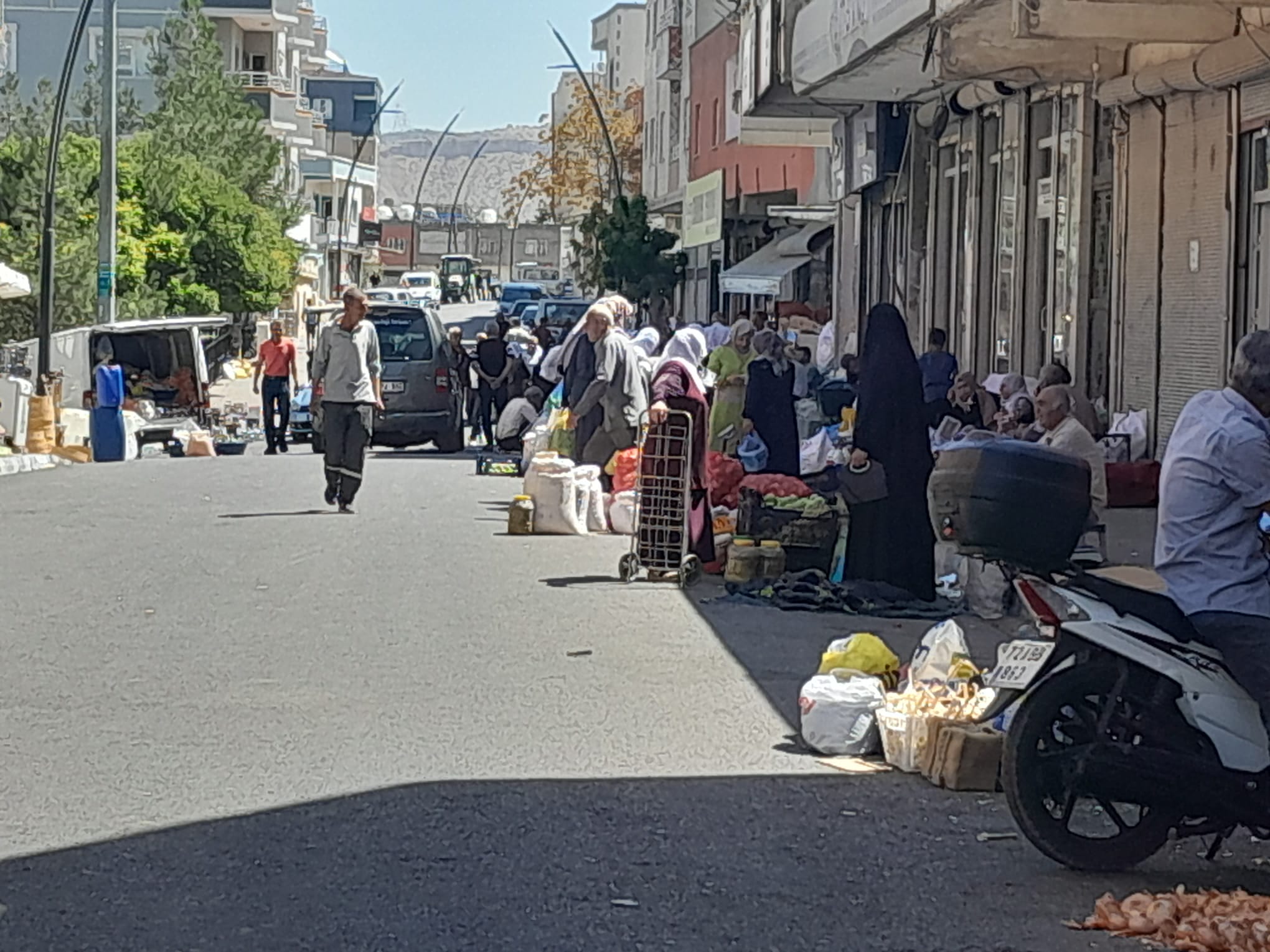 GERCÜŞ’ÜN MEŞHUR CUMA PAZARI HALKIN BULUŞMA NOKTASI