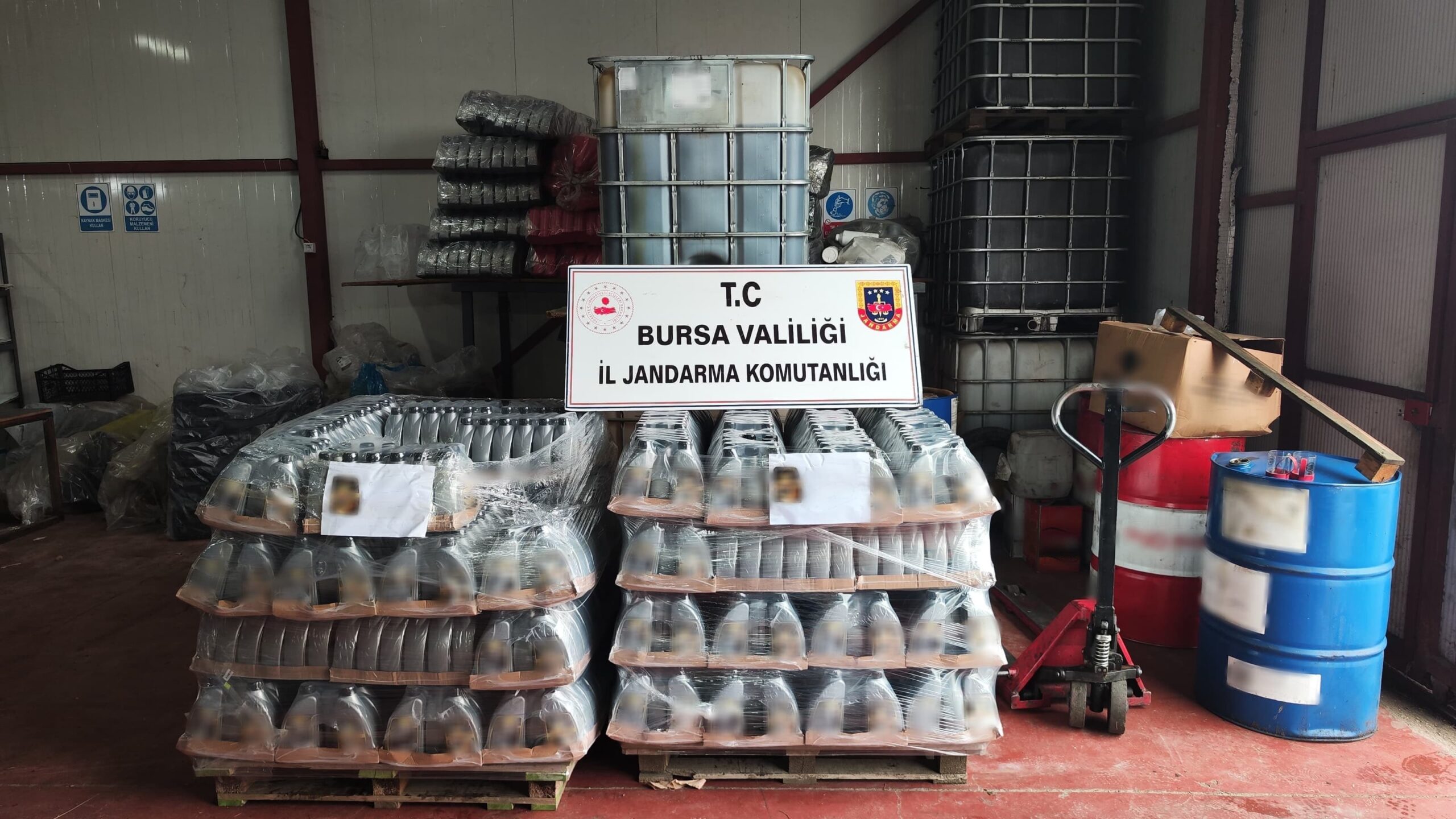 Mudanya’da Kaçak Motor Yağı Operasyonu: 12.750 Litre Yağ Ele Geçirildi