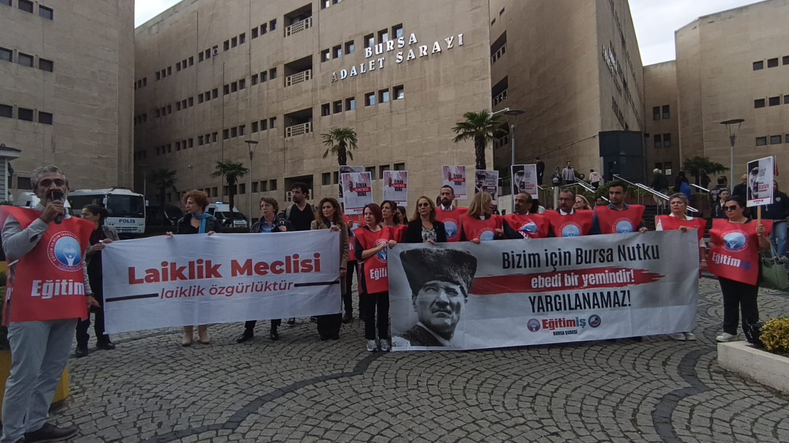 Bursa Adliyesi’ndeki Faşist Müdahaleyi Kınıyoruz!