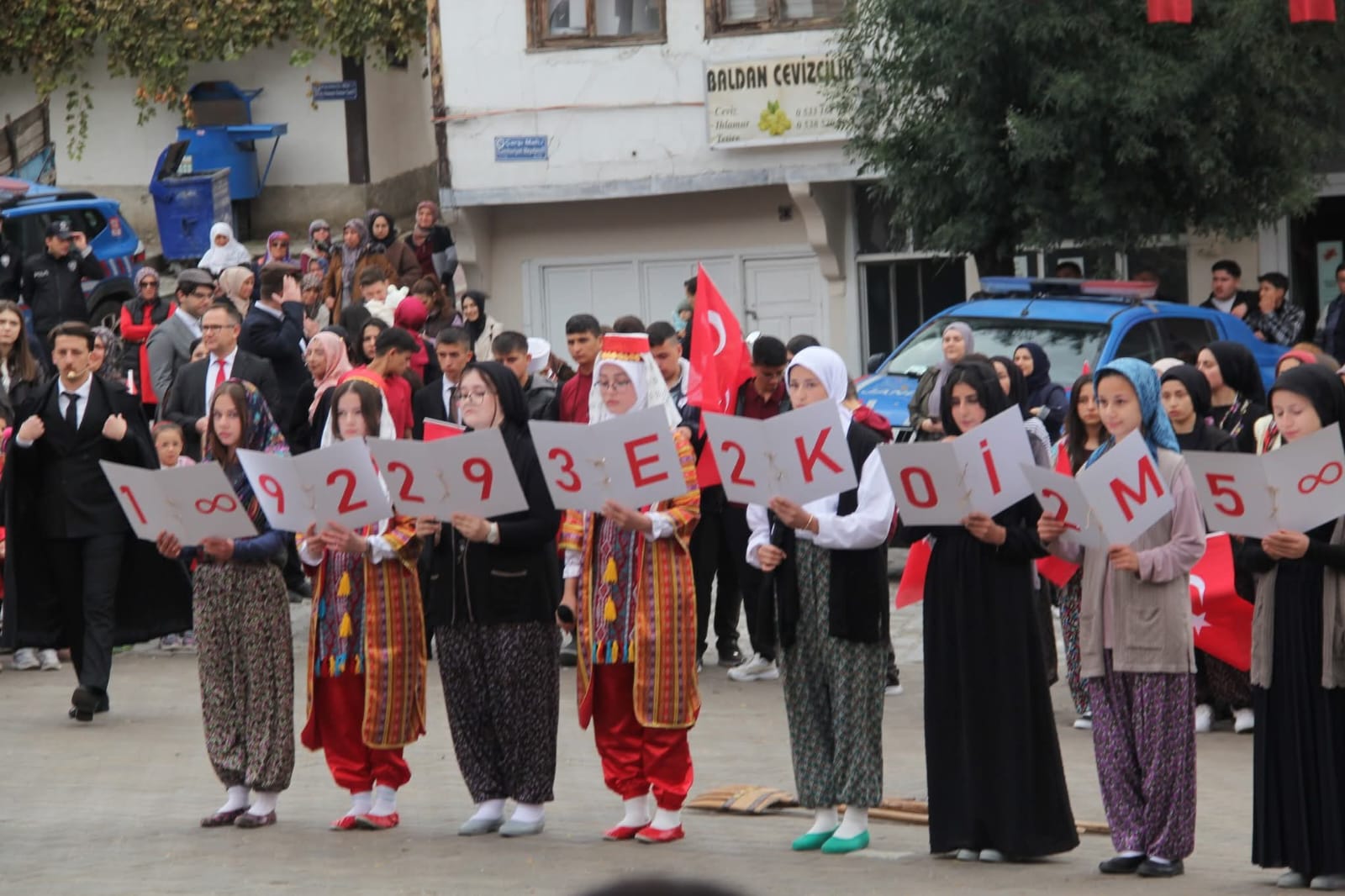 OĞUZLAR DA, CUMHURİYET TEMALI ŞİİR VE RESİM YARIŞMASINDA DERECEYE GİRENLER BELLİ OLDU