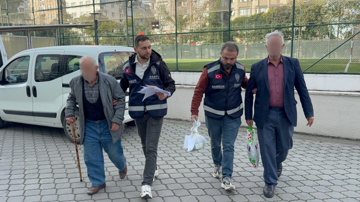 Parkta Uygunsuz Davranış İddiası: 2 Kişi Gözaltına Alındı