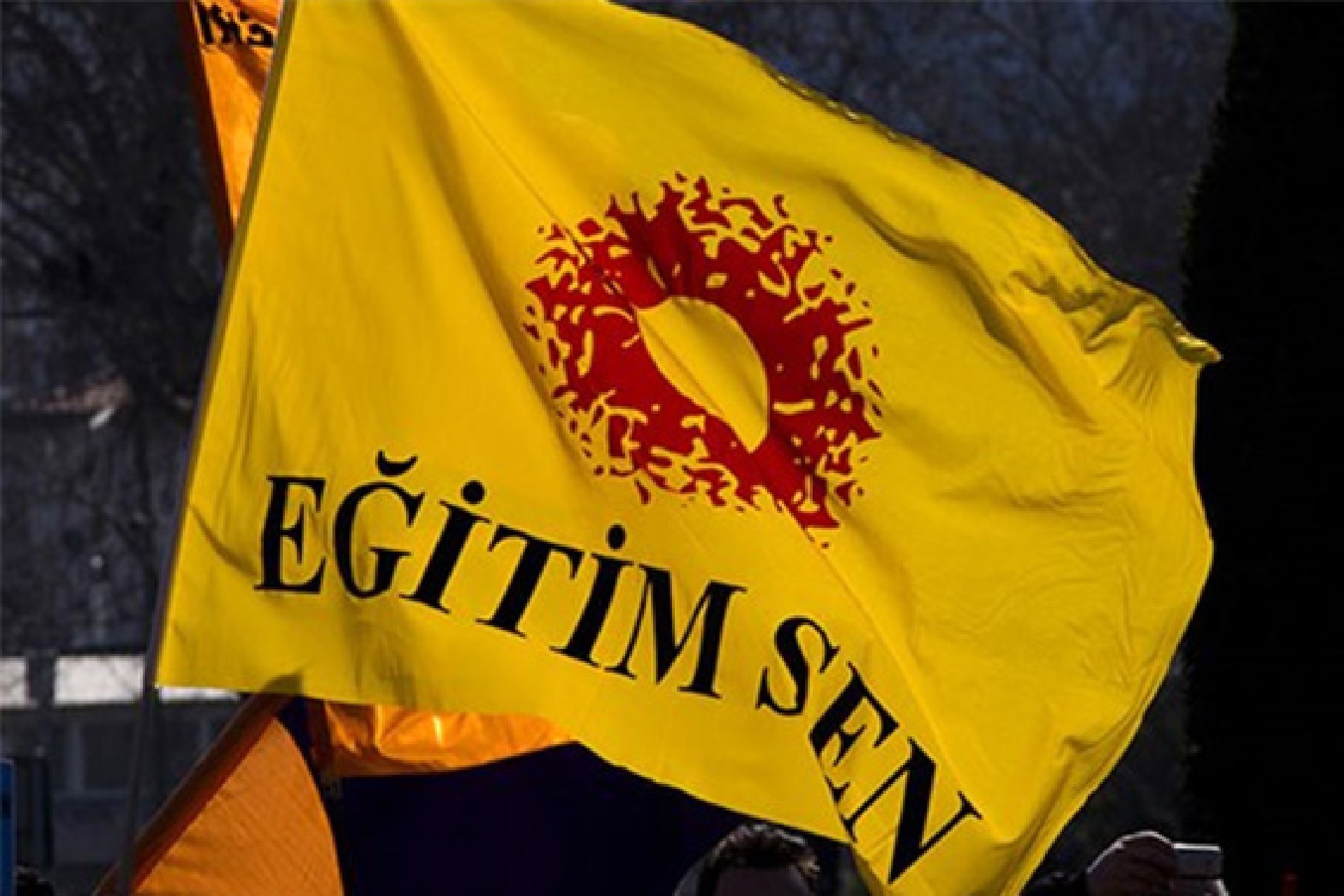 DERVİŞ ERDEM; MAAŞLAR YOKSULLUK SINIRININ ALTINDA KALDI..!!