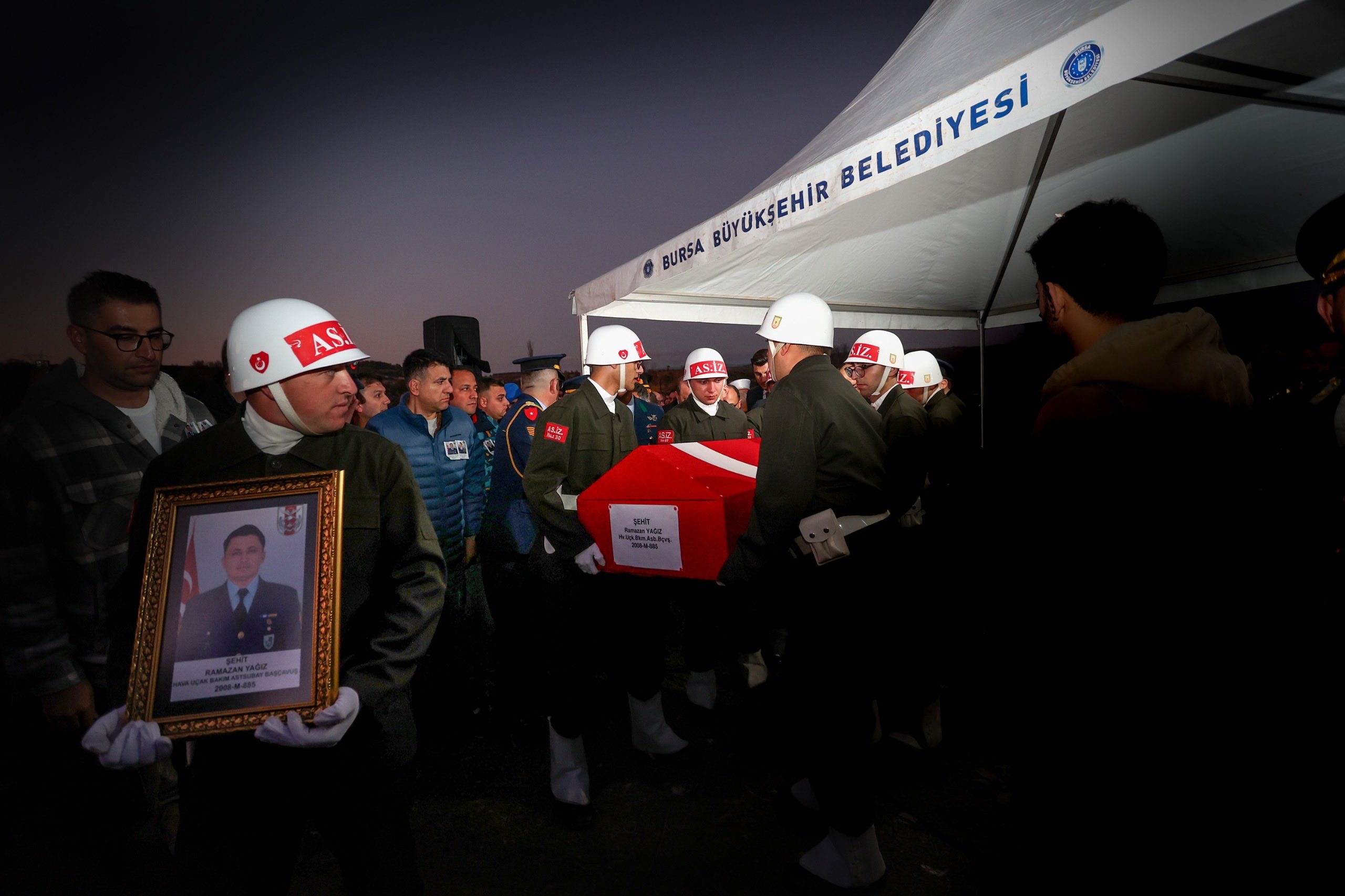En Zor Anda, Milletimizin Yanındayız!