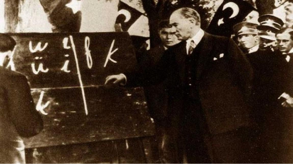 1 Kasım 1928: Harf Devrimiyle Aydınlanan Bir Milletin Hikâyesi