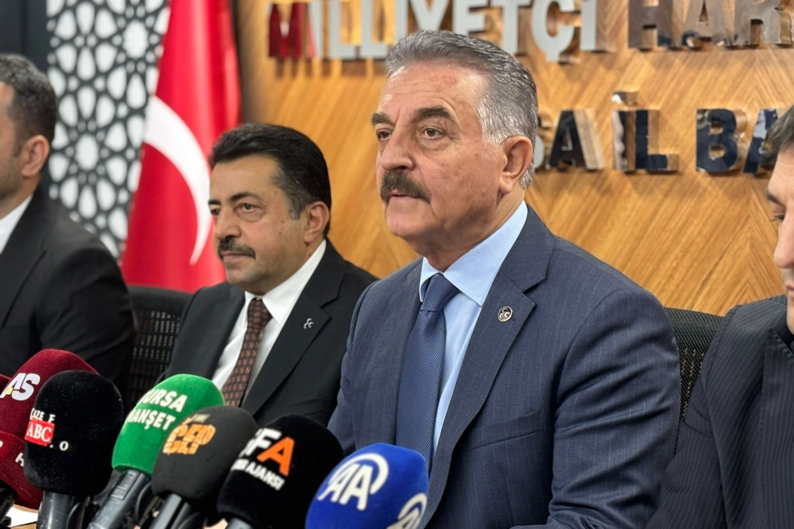 BÜYÜKATAMAN’DAN SERT TEPKİ: “DERVİŞOĞLU, DAĞILAN PARTİSİNİ TOPARLAMAK İÇİN MHP’YE SALDIRIYOR”