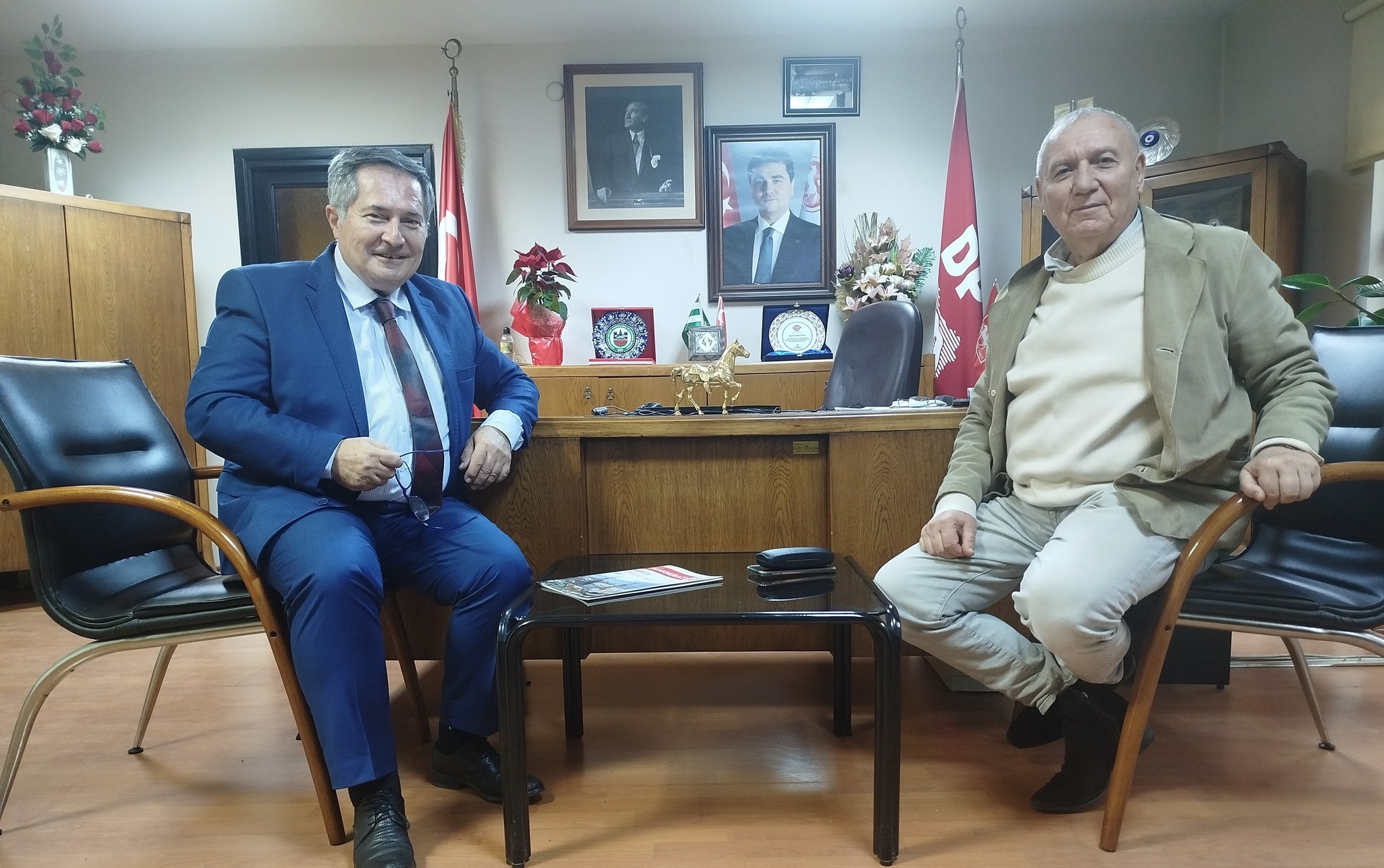 Demokrat Parti Bursa Teşkilatında Anlamlı Ziyaret