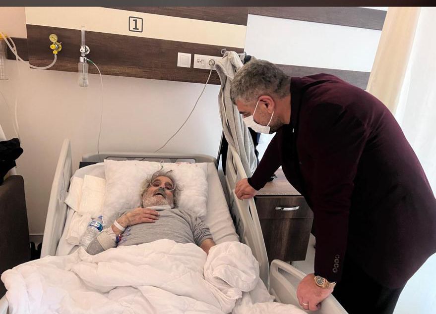 CHP’li Cihan Yerdelen’den Vefa Örneği: Necdet Kökeş’i Hastanede Ziyaret Etti