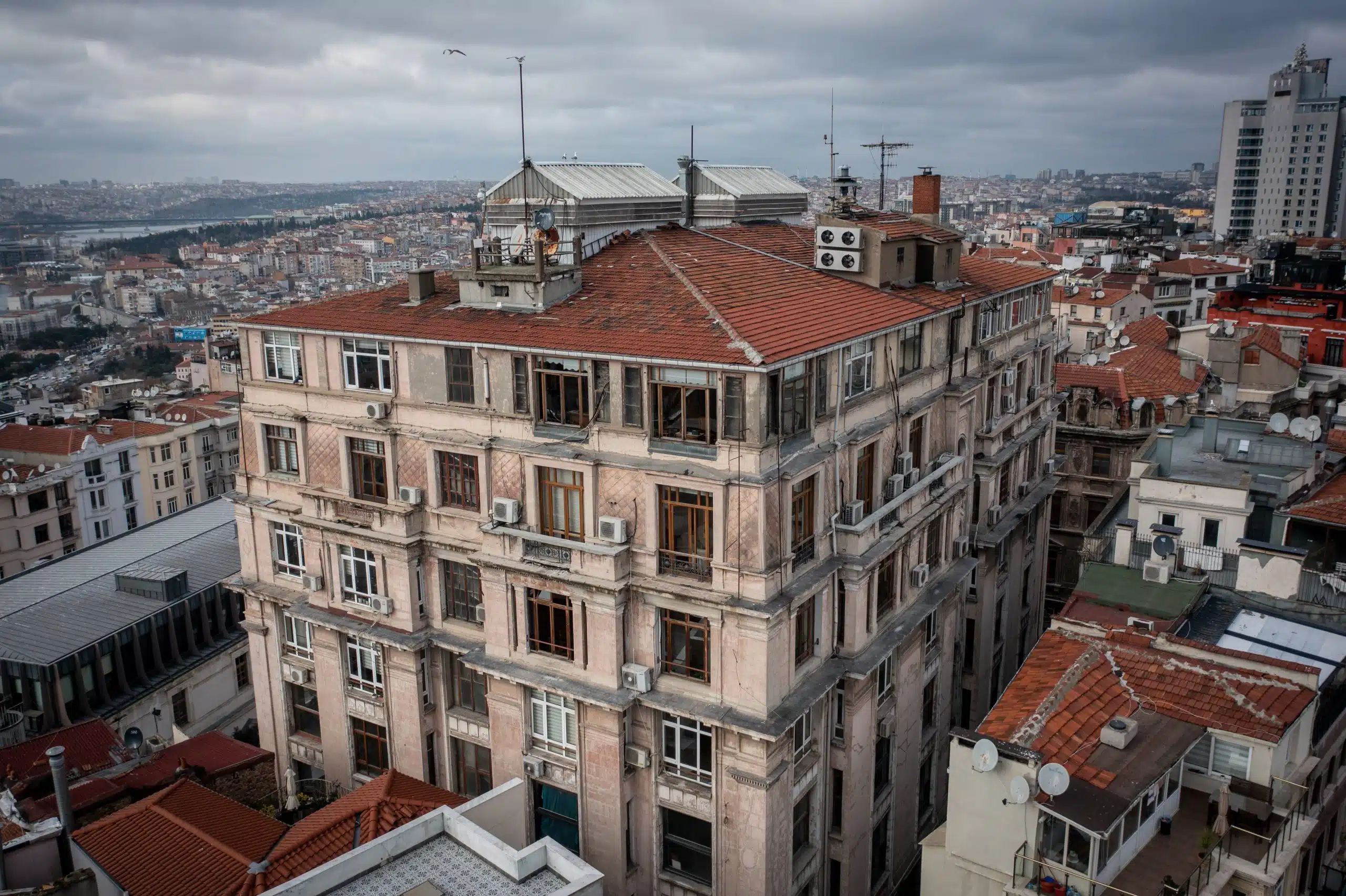 İZ ARA SEYİR İstanbul prömiyeri, 10 Aralık Metrohan’da
