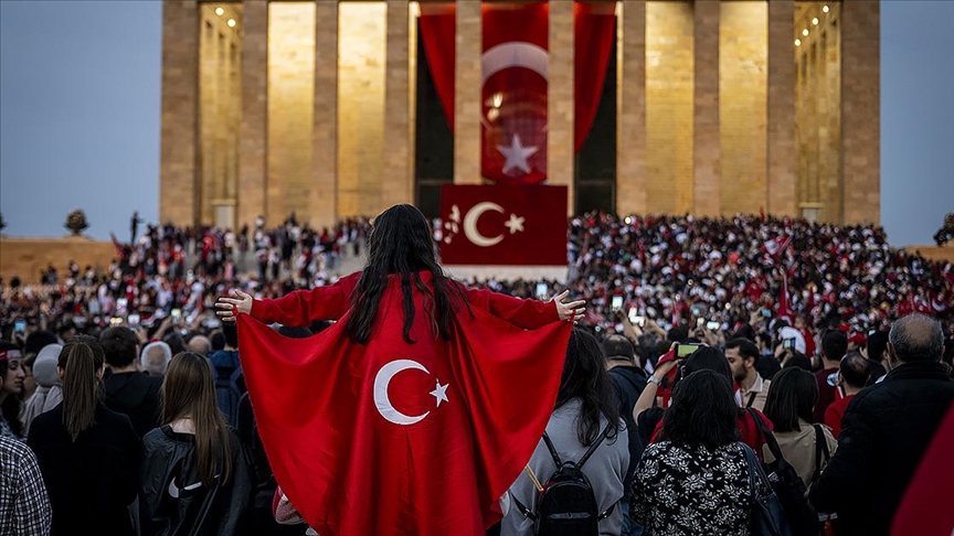 “Cumhuriyet İçin Anıtkabir’deyiz!”
