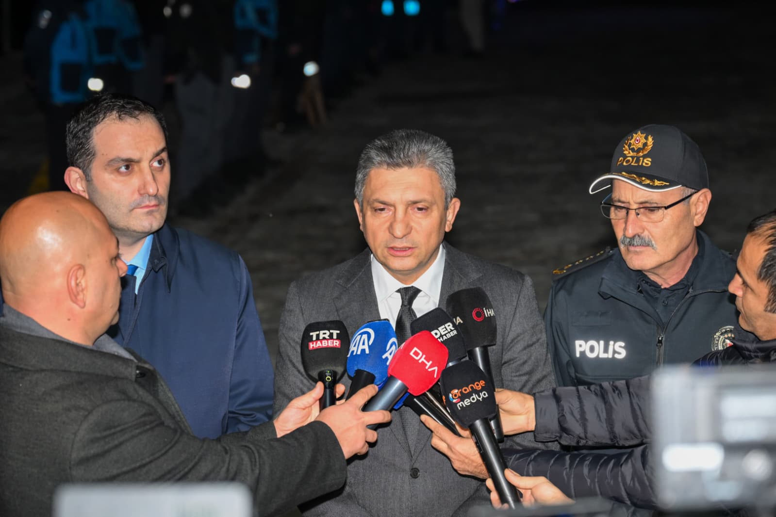VALİ ŞAHİN YENİ YILA GÜVENLİK GÜÇLERİYLE GİRDİ