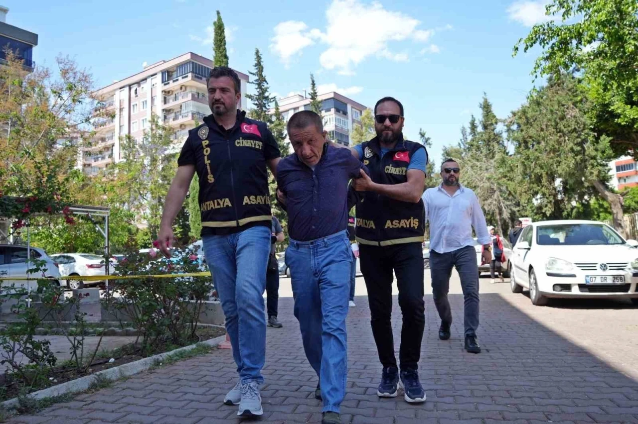Huzurevinde Bıçaklı Saldırı: 3 Kişi Hayatını Kaybetti