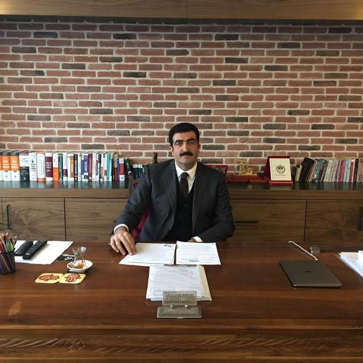 HUKUKTAN SİYASETE ADANMIŞ BİR ÖMÜR: AV. RIFAT MAHMUT EKMEN’İN ONURLU YÜRÜYÜŞÜ