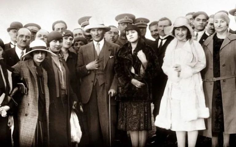 KADIN OLMANIN ONURUDUR MEDENİ KANUN