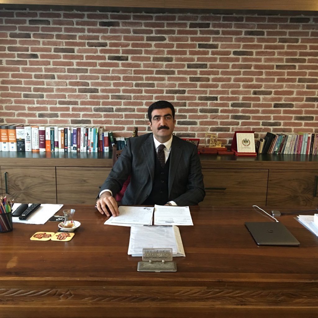 BİR İNSANDAN DAHA FAZLASI: ADALETİ YAŞAYAN, İNSANI YAŞATAN BİR İSİM AV. RIFAT MAHMUT EKMEN