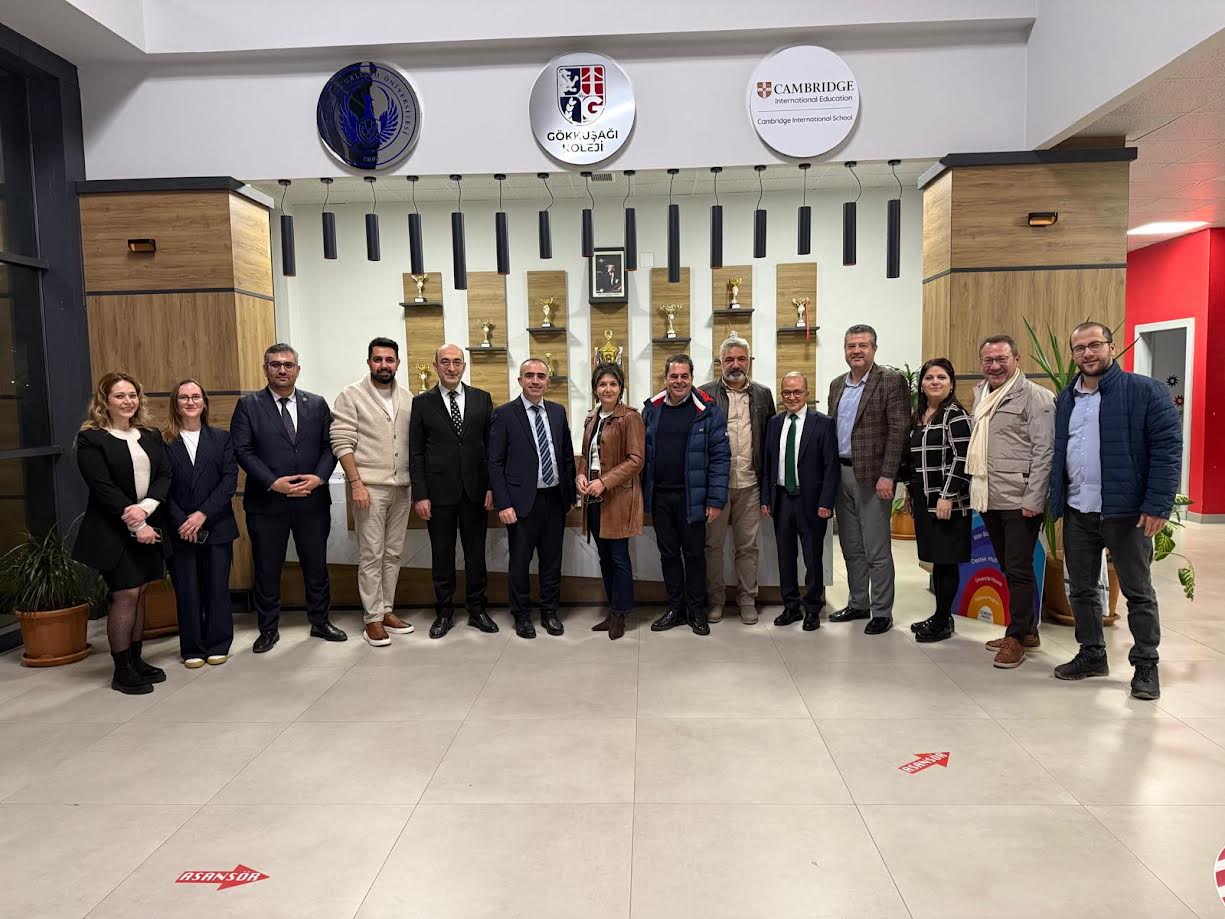 GENÇLERİN KARİYER ROTASI İÇİN İŞ BİRLİĞİ GÖKKUŞAĞI KOLEJİ VE PERYÖN NİTELİKLİ İŞ GÜCÜ İÇİN EL ELE VERECEK