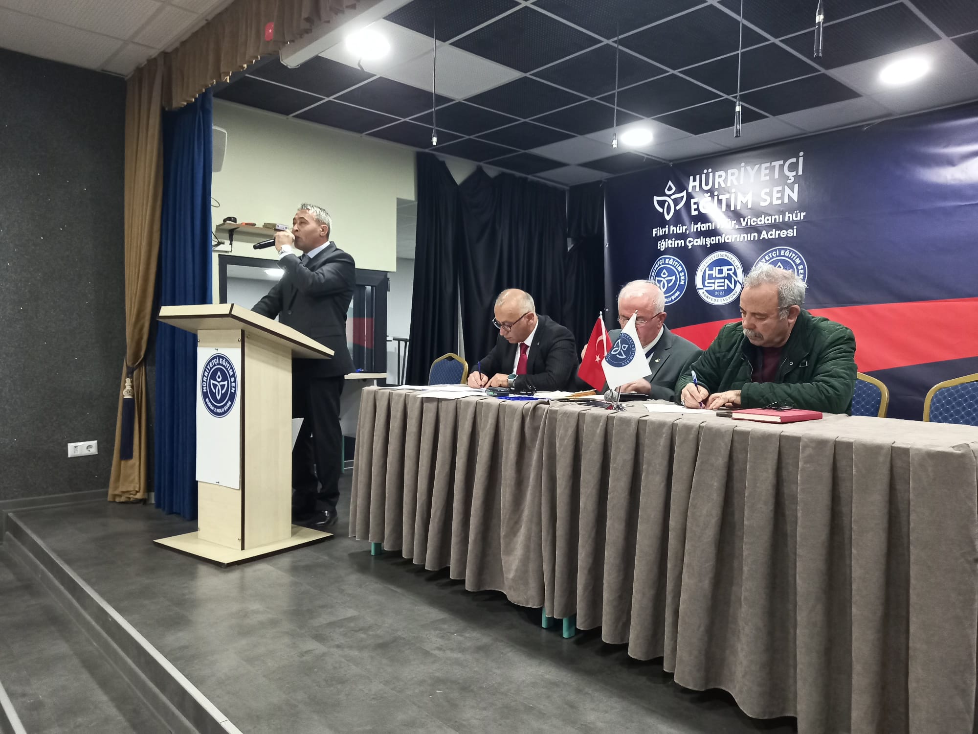 Hürriyetçi Eğitim Sen Bursa 2 No’lu Şubede Selahattin Gürses Güven Tazeledi