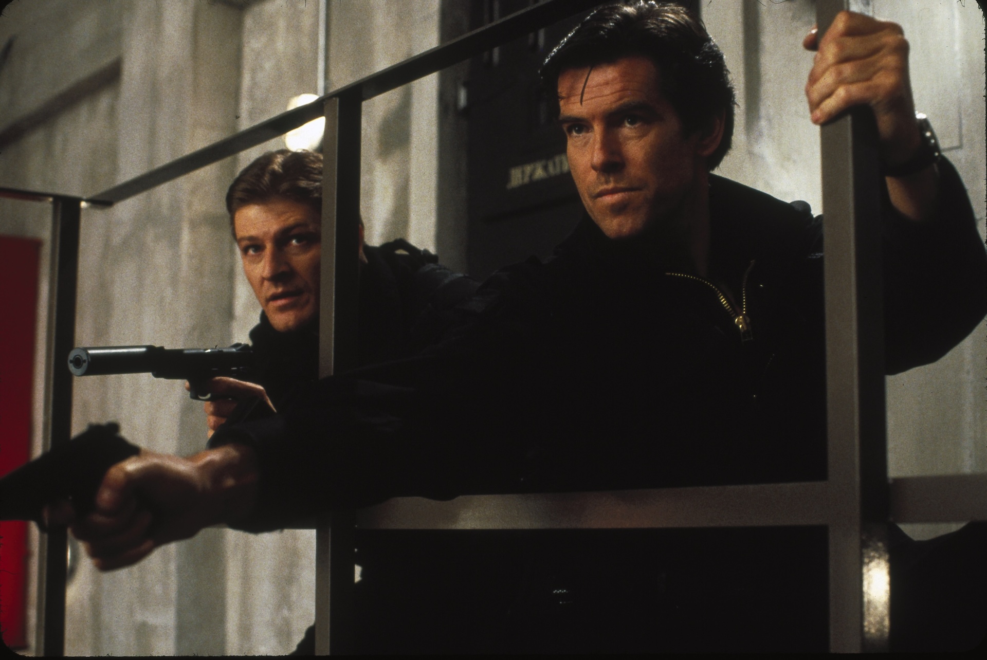 Bond Filmleri Başlıyor Altın Göz (GoldenEye)