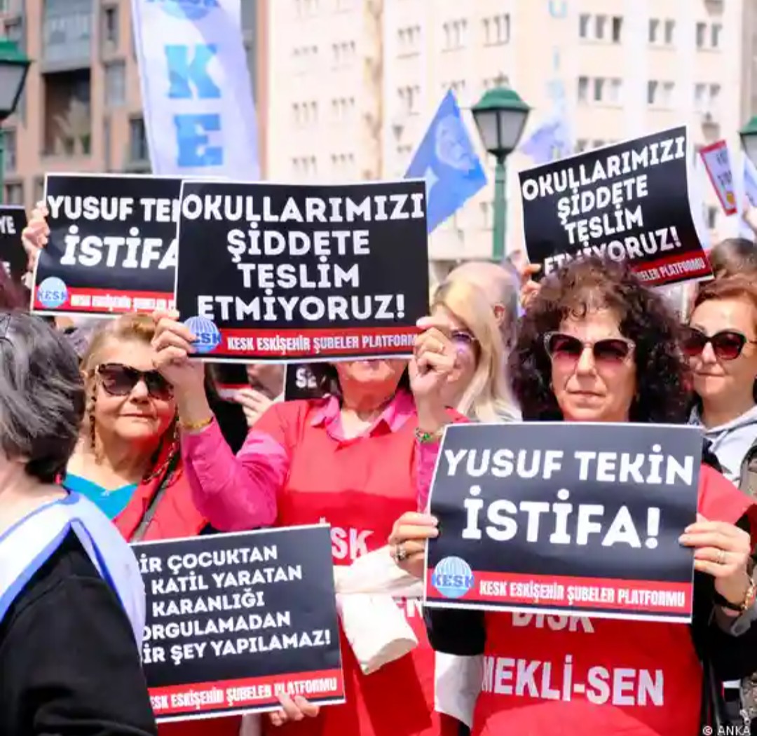 HER YENİ GÜNDEM, PERDE ARKASINI DÜŞÜNDÜRÜYOR