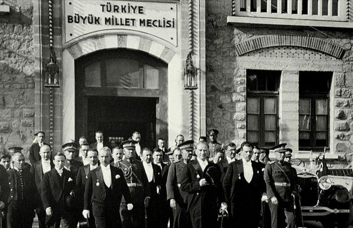 İlk Adım 1919: Kölelikten Ulusa, Milli ve Muasır Devlete Yolculuk