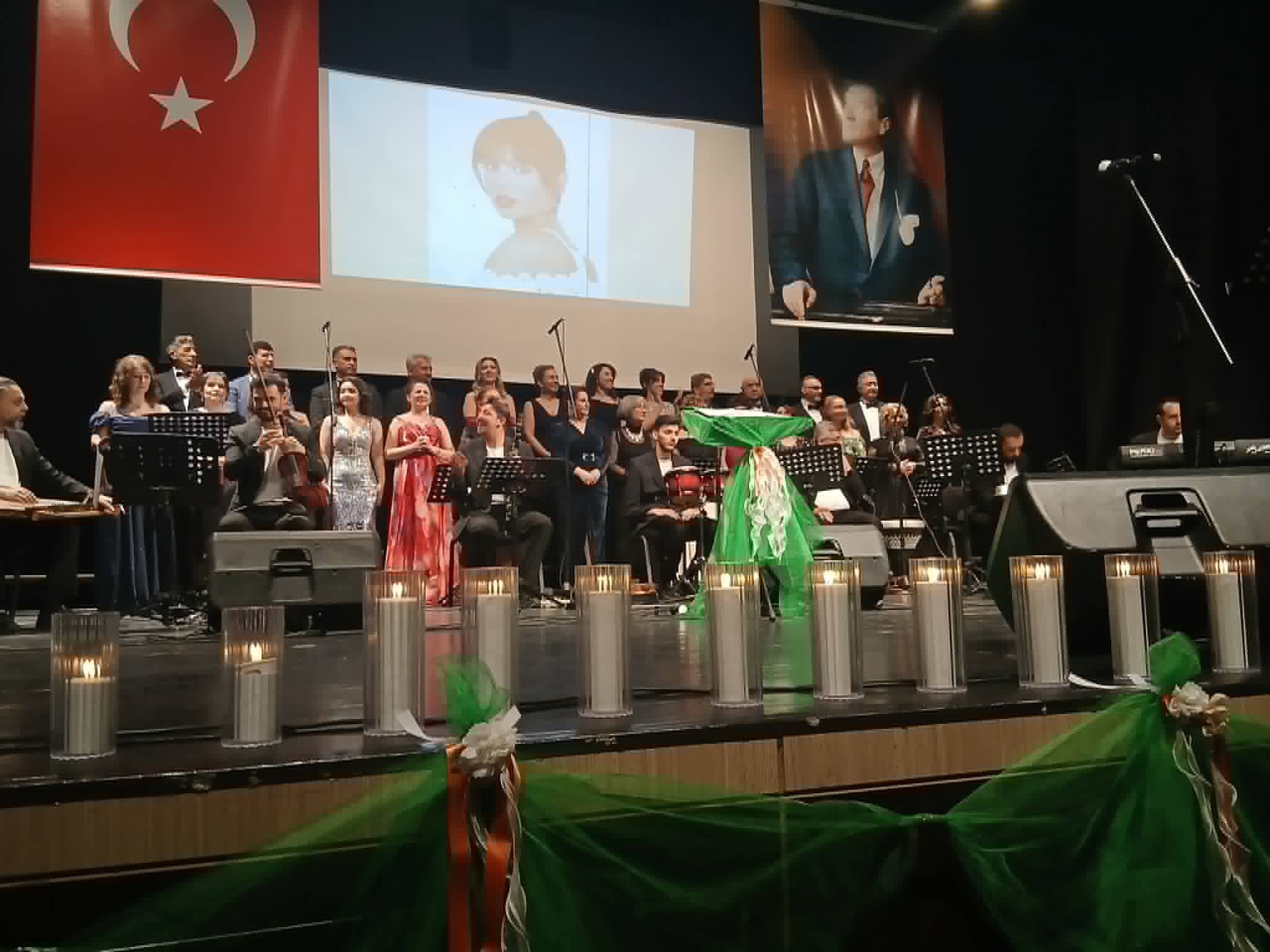 BİR KORO, BİR BELLEK: BURSA’DA ’da SEZEN AKSU GECESİ