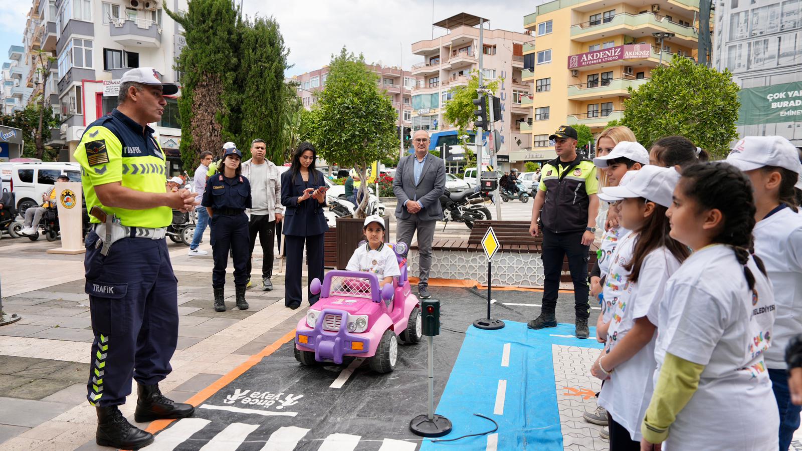 ALANYA’DA TRAFİK HAFTASI’NDA ANLAMLI ETKİNLİK