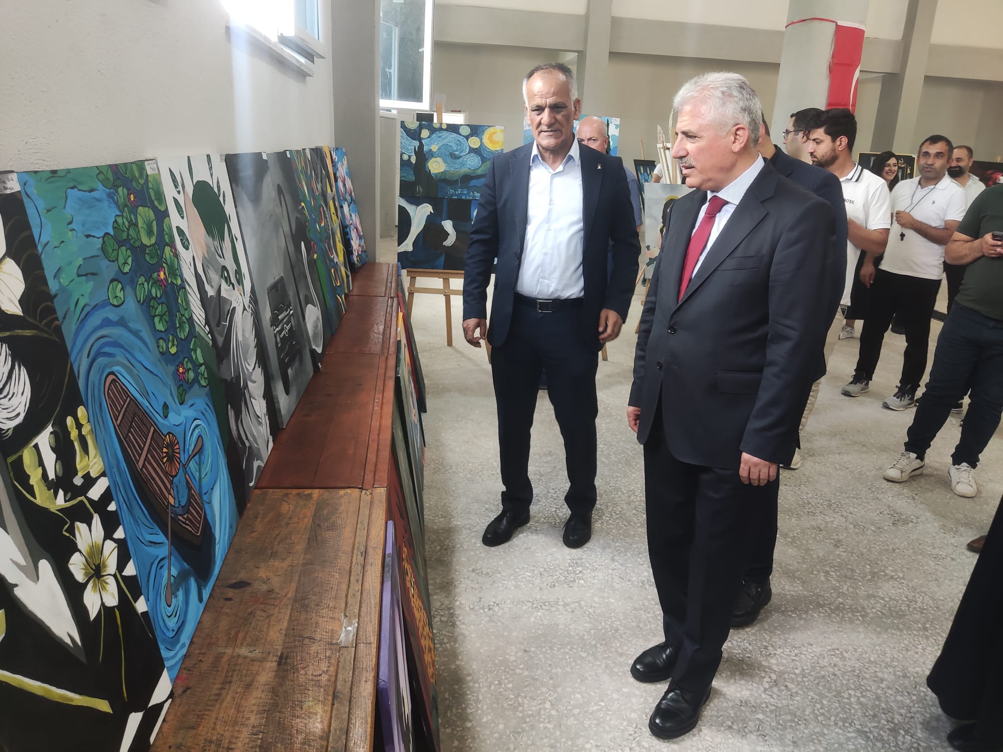 GERCÜŞ ANADOLU LİSESİ’NDE YIL SONU SERGİSİNE YOĞUN İLGİ: GENÇ YETENEKLER GELECEĞE UMUT OLDU