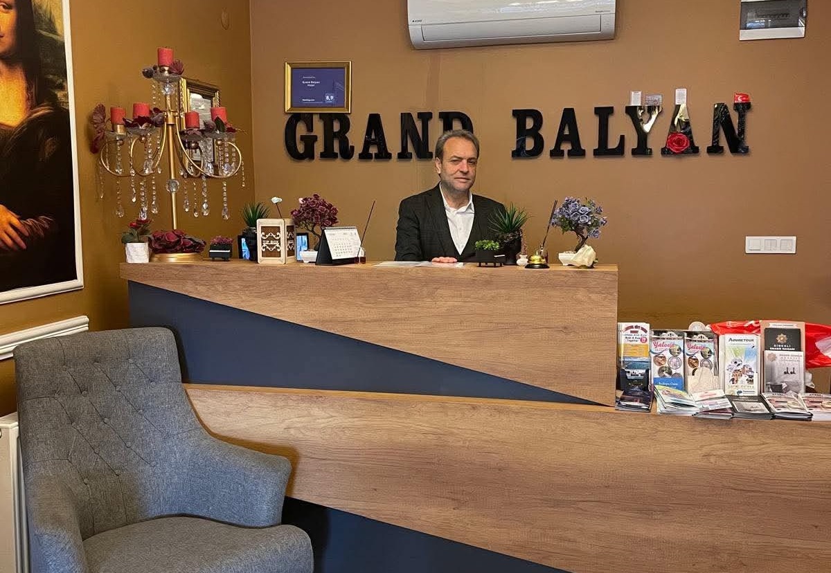 İŞ İNSANI BAYRAM FIRAT’TAN TURİZM VE TEKSTİLDE ÇİFTE BAŞARI