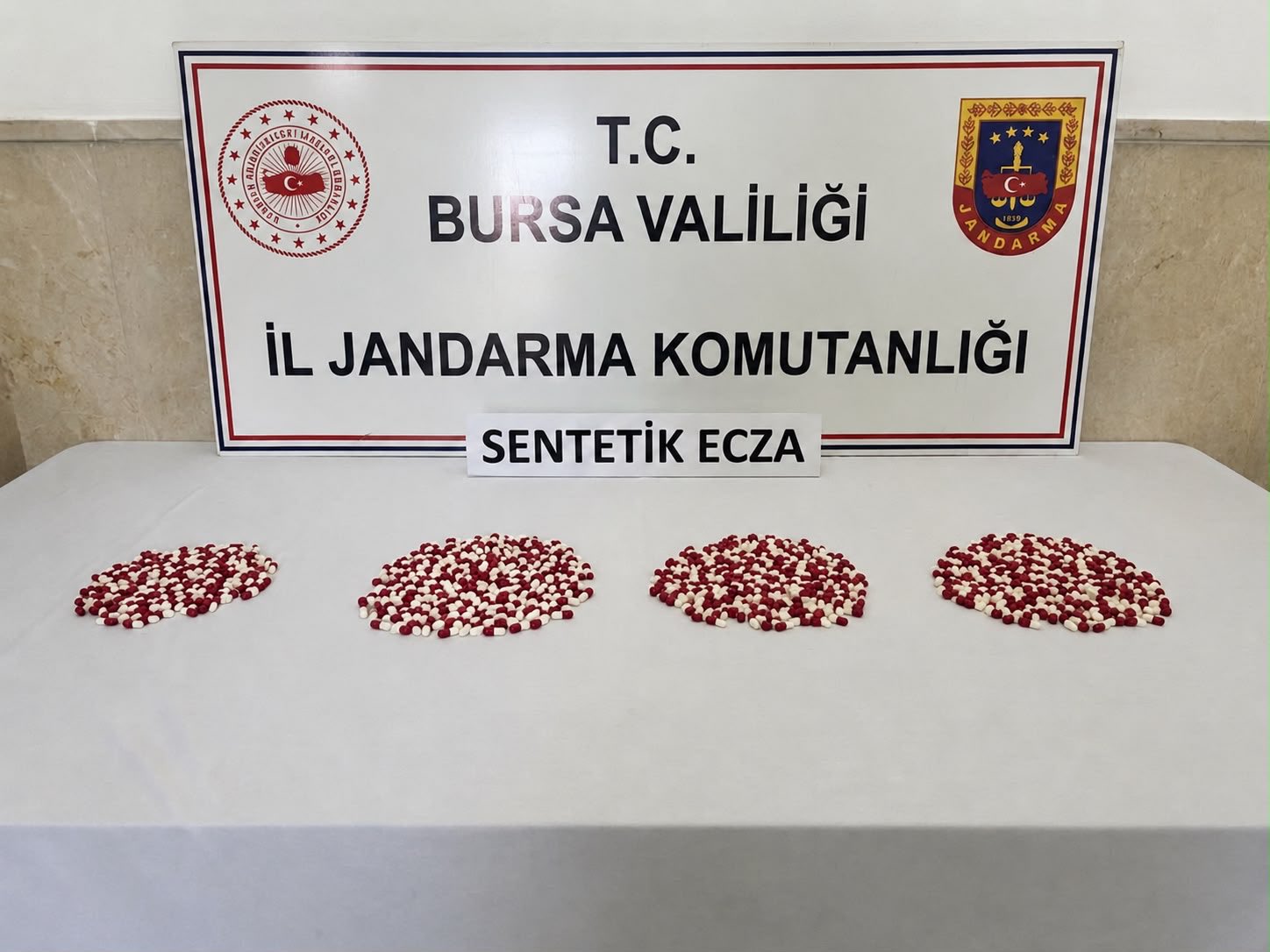 YILDIRIM’DA JANDARMADAN UYUŞTURUCU OPERASYONU: 1.098 ADET SENTETİK ECZA HAP ELE GEÇİRİLDİ