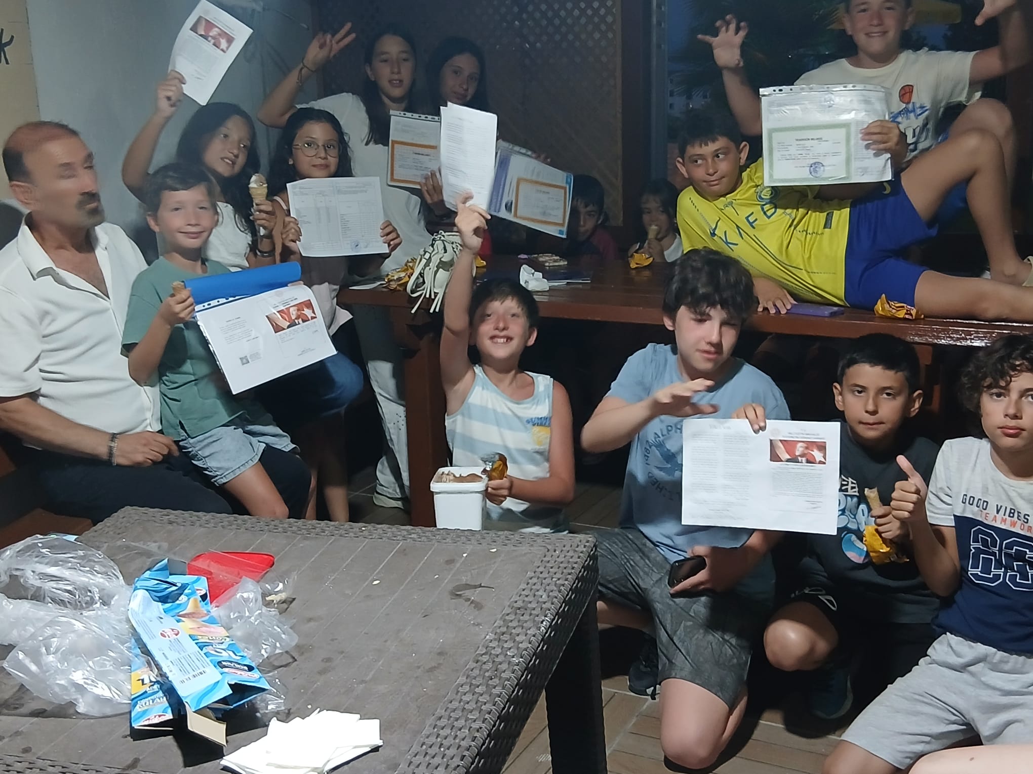 SİTEMİZDE KARNE SEVİNCİ VE YAZA MERHABA COŞKUSU