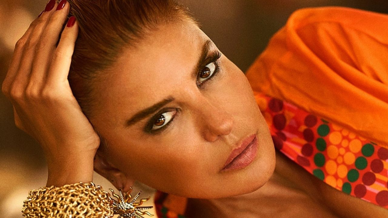 Gülben Ergen, Doğal Gençliğin Sırlarını Kitaplaştırıyor Gülben Ergen İkinci Kitabı İçin Bodrum’a Kapandı