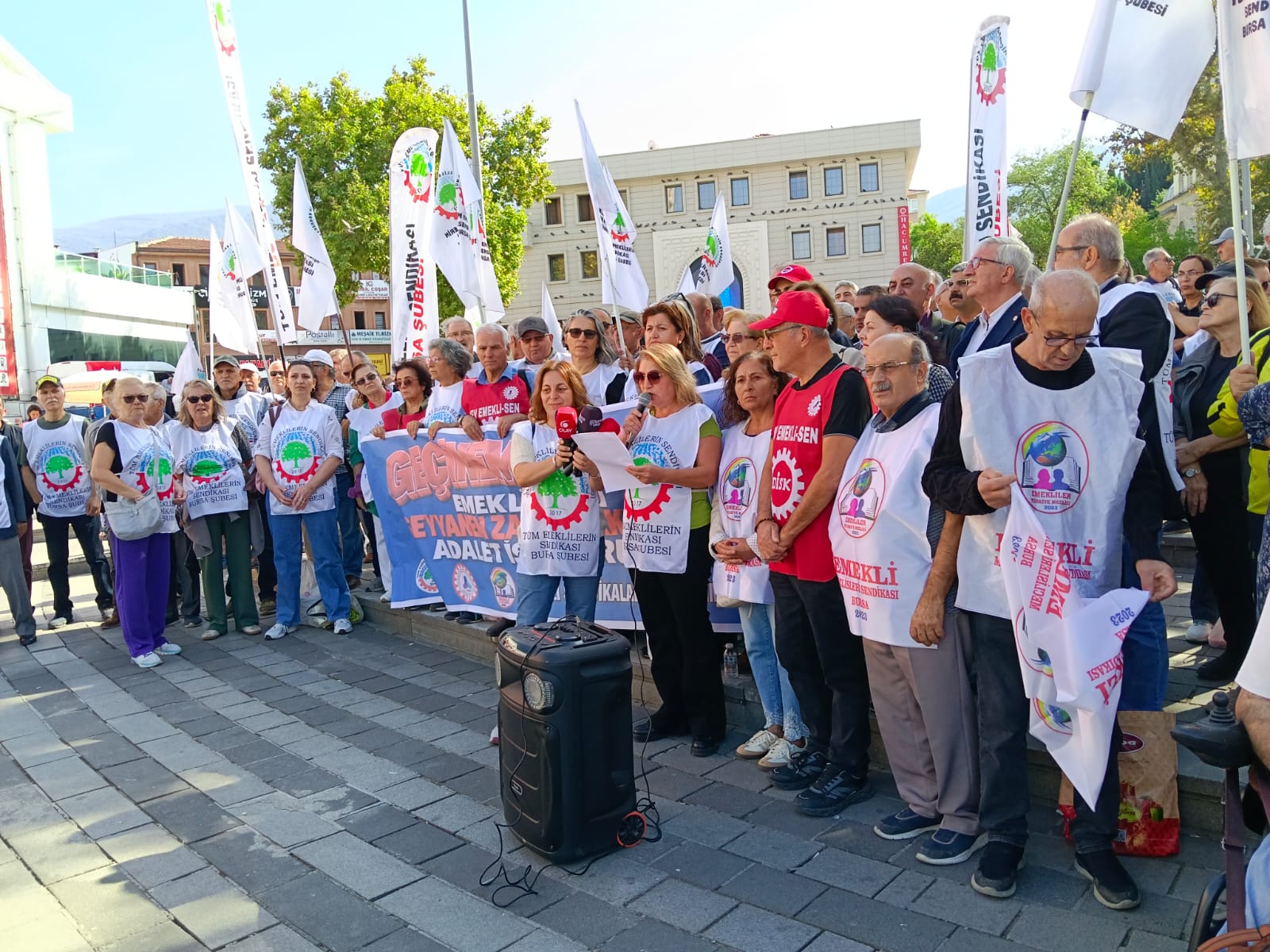 Bursa’da emekliler adına Saimler ve Aşık’tan seyyanen zam çağrısı