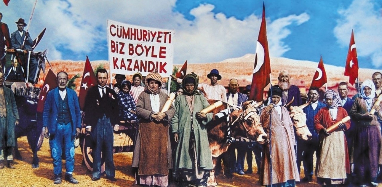 Toprakçı: “Cumhuriyet Başlı Başına Bir Şereftir, Ne Yapsanız Silinmez!”