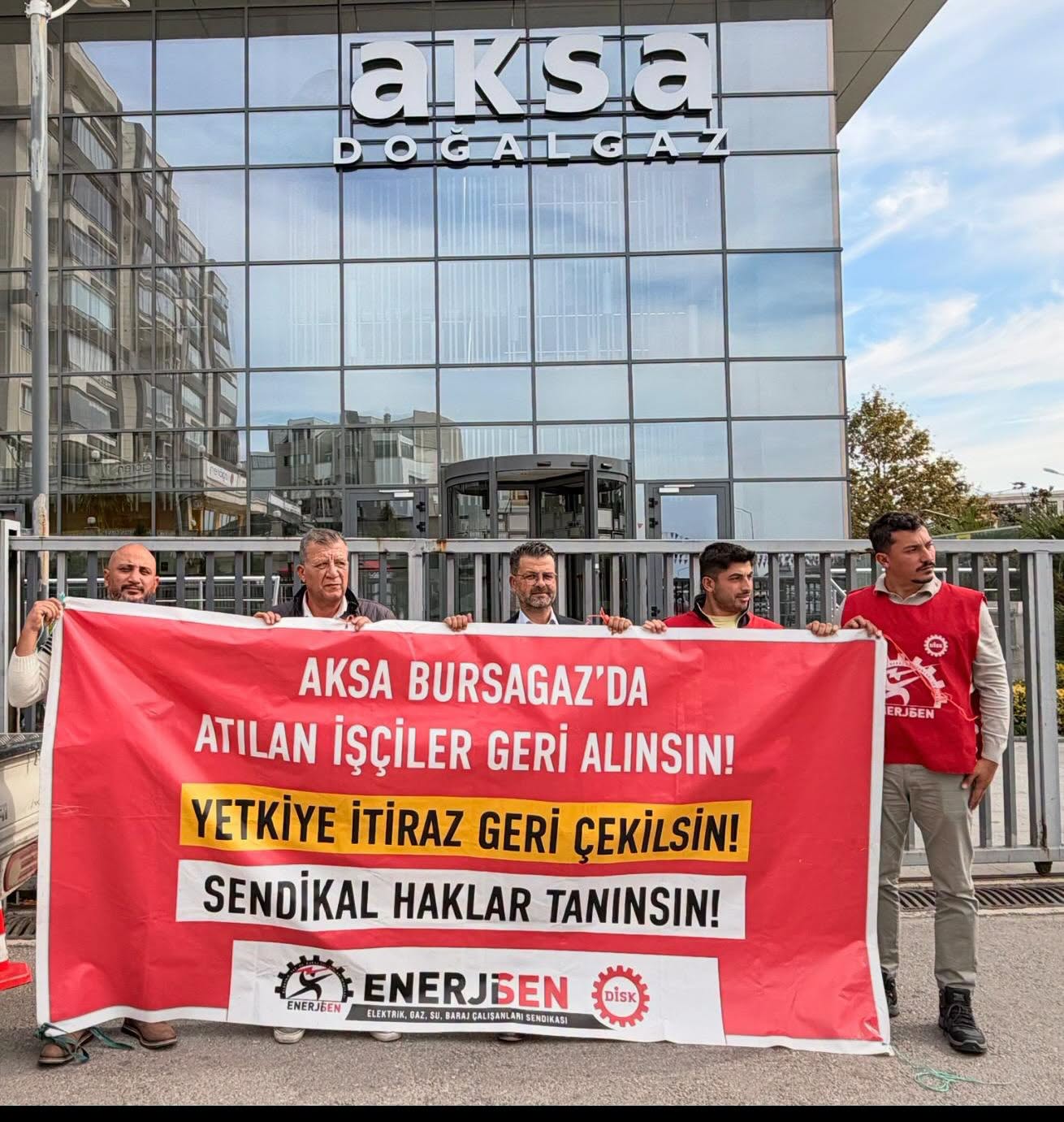 Bursa’da işten çıkarılan Aksa Gaz işçilerine destek: “Sendikalı olmak haktır”