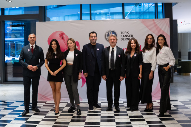 “GÜÇLÜ YUMRUKLAR, GÜÇLÜ KADINLAR PROJESİ” FAIRMONT QUASAR ISTANBUL’DA YAPILAN LANSMANLA TAÇLANDI