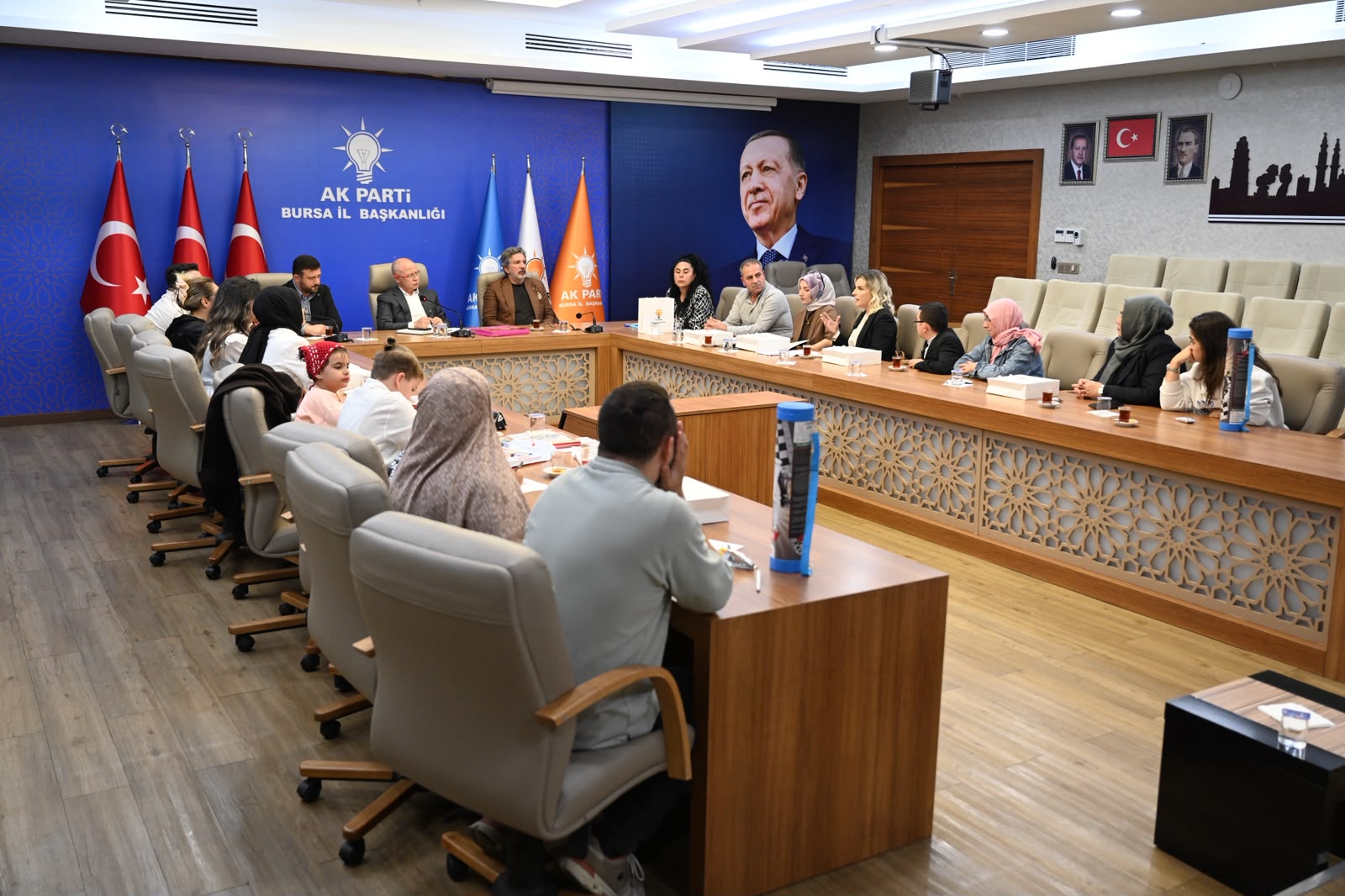 OBİSAD, otizmli bireyler ve ailelerinin çözüm bekleyen sorunlarını AK Parti Bursa İl Başkanlığı’na taşıdı