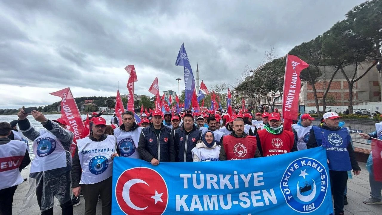 İbrahim Bulut’tan İddialara Sert Yanıt: “Türkiye Kamu-Sen’i Kendileriyle Karıştırmasınlar!”
